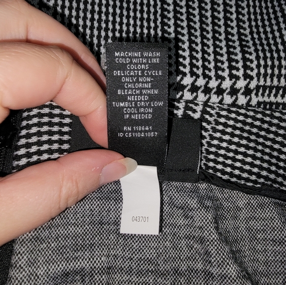 Lane Bryant Skirt Size 22 Black/White Houndstooth - Picture 4 of 5